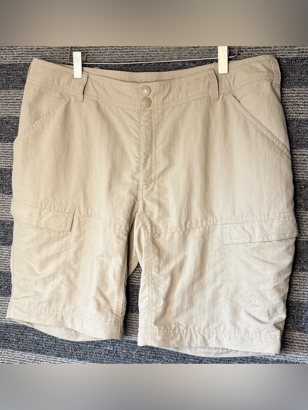 The North Face Women's Beige Nylon Cargo Hiking Shorts Size 16 EUC